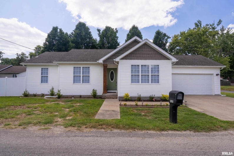 1321 7TH Street, Herrin, Illinois 62948, 3 Bedrooms Bedrooms, 0 ,2 BathroomsBathrooms,Residential,For Sale,7TH,0,RMAQC4264360