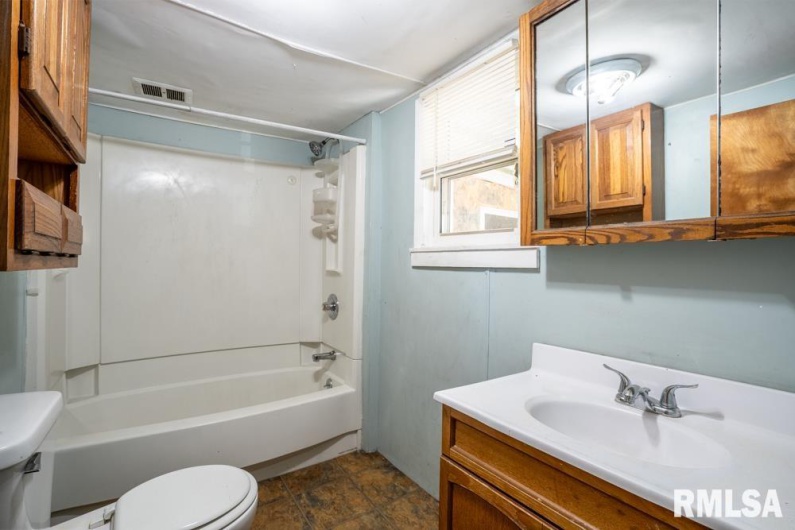 1500 13TH Street, Herrin, Illinois 62948, 3 Bedrooms Bedrooms, 0 ,2 BathroomsBathrooms,Residential,For Sale,13TH,0,RMAQC4269064