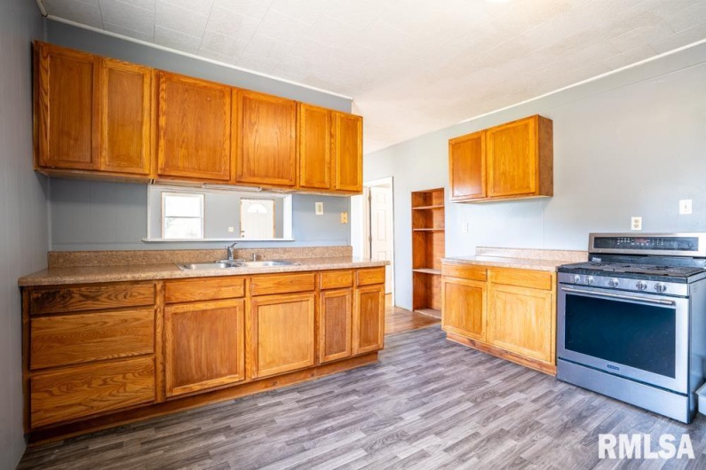 1500 13TH Street, Herrin, Illinois 62948, 3 Bedrooms Bedrooms, 0 ,2 BathroomsBathrooms,Residential,For Sale,13TH,0,RMAQC4269064