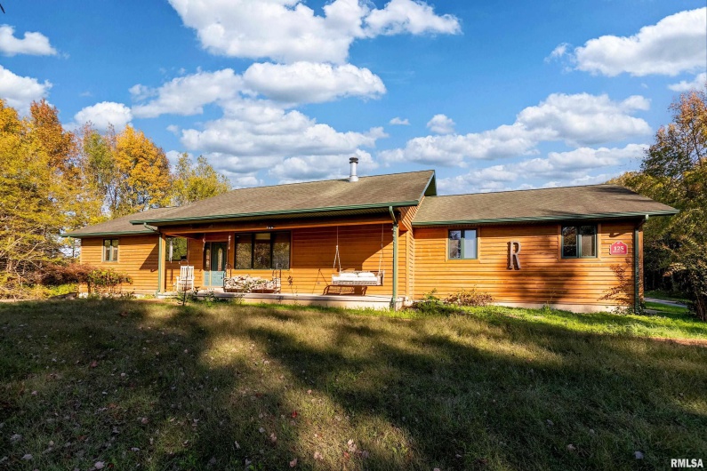 125 Princess Lane, Carbondale, Illinois 62901, 5 Bedrooms Bedrooms, 0 ,4 BathroomsBathrooms,Residential,For Sale,Princess,0,RMAEB460361