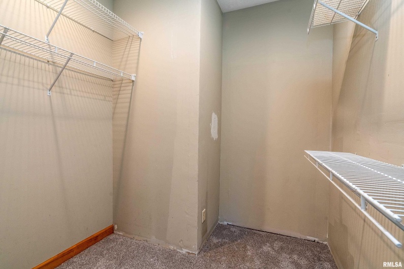 125 Princess Lane, Carbondale, Illinois 62901, 5 Bedrooms Bedrooms, 0 ,4 BathroomsBathrooms,Residential,For Sale,Princess,0,RMAEB460361