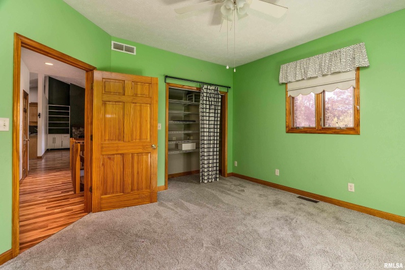 125 Princess Lane, Carbondale, Illinois 62901, 5 Bedrooms Bedrooms, 0 ,4 BathroomsBathrooms,Residential,For Sale,Princess,0,RMAEB460361