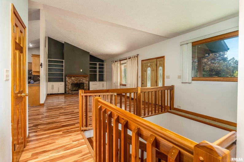 125 Princess Lane, Carbondale, Illinois 62901, 5 Bedrooms Bedrooms, 0 ,4 BathroomsBathrooms,Residential,For Sale,Princess,0,RMAEB460361