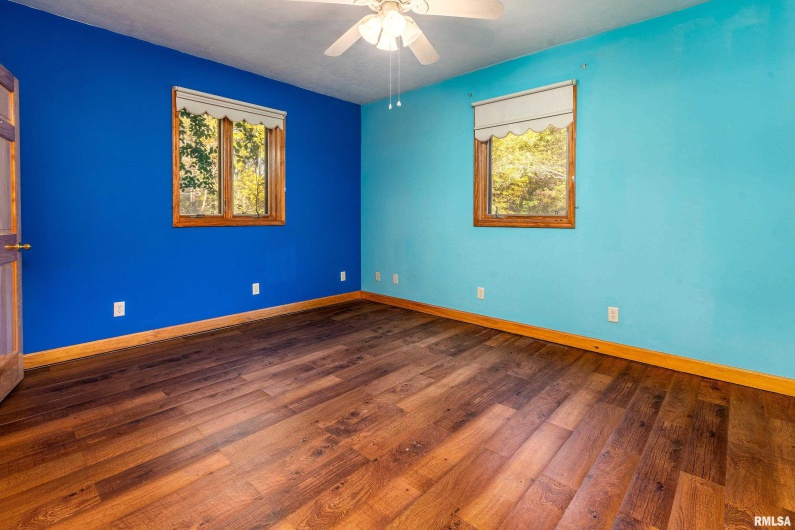 125 Princess Lane, Carbondale, Illinois 62901, 5 Bedrooms Bedrooms, 0 ,4 BathroomsBathrooms,Residential,For Sale,Princess,0,RMAEB460361