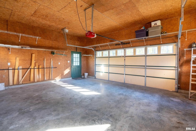 125 Princess Lane, Carbondale, Illinois 62901, 5 Bedrooms Bedrooms, 0 ,4 BathroomsBathrooms,Residential,For Sale,Princess,0,RMAEB460361