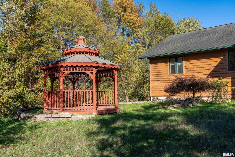 125 Princess Lane, Carbondale, Illinois 62901, 5 Bedrooms Bedrooms, 0 ,4 BathroomsBathrooms,Residential,For Sale,Princess,0,RMAEB460361