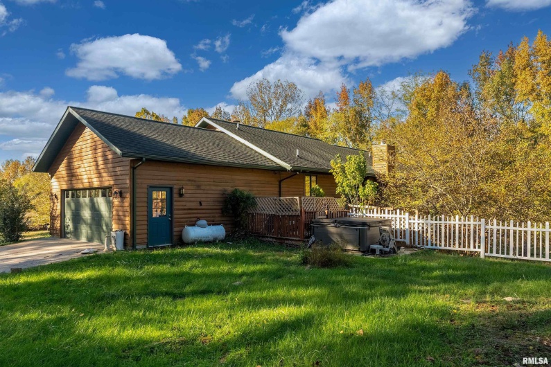 125 Princess Lane, Carbondale, Illinois 62901, 5 Bedrooms Bedrooms, 0 ,4 BathroomsBathrooms,Residential,For Sale,Princess,0,RMAEB460361