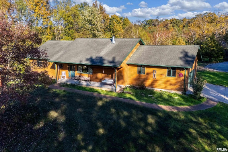 125 Princess Lane, Carbondale, Illinois 62901, 5 Bedrooms Bedrooms, 0 ,4 BathroomsBathrooms,Residential,For Sale,Princess,0,RMAEB460361