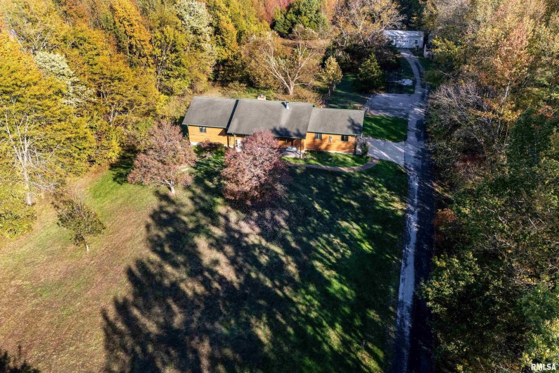 125 Princess Lane, Carbondale, Illinois 62901, 5 Bedrooms Bedrooms, 0 ,4 BathroomsBathrooms,Residential,For Sale,Princess,0,RMAEB460361