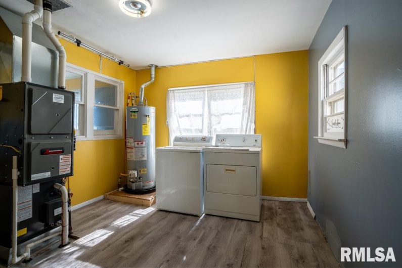 913 12TH Street, Herrin, Illinois 62948, 3 Bedrooms Bedrooms, 0 ,1 BathroomBathrooms,Residential,For Sale,12TH,0,RMAQC4269062