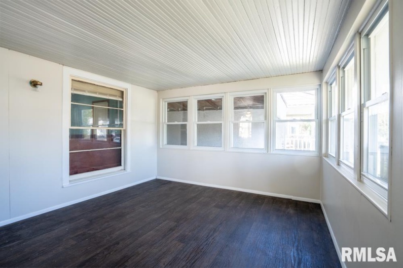 913 12TH Street, Herrin, Illinois 62948, 3 Bedrooms Bedrooms, 0 ,1 BathroomBathrooms,Residential,For Sale,12TH,0,RMAQC4269062