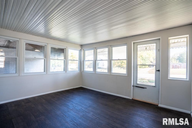 913 12TH Street, Herrin, Illinois 62948, 3 Bedrooms Bedrooms, 0 ,1 BathroomBathrooms,Residential,For Sale,12TH,0,RMAQC4269062