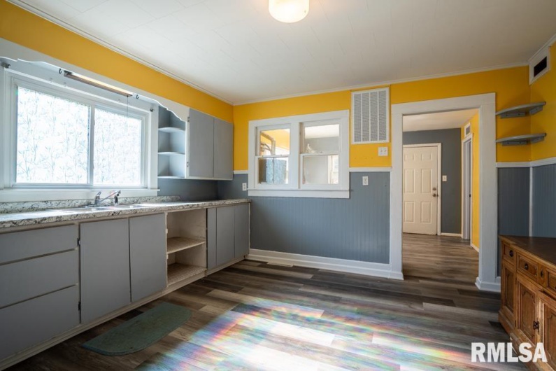 913 12TH Street, Herrin, Illinois 62948, 3 Bedrooms Bedrooms, 0 ,1 BathroomBathrooms,Residential,For Sale,12TH,0,RMAQC4269062