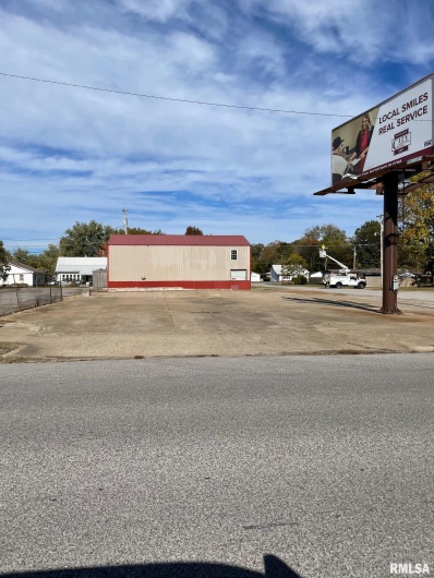 1017 5TH Street, Metropolis, Illinois 62960, 0 , 0 ,0,Commercial Sale,For Sale,5TH,0,RMAEB460362