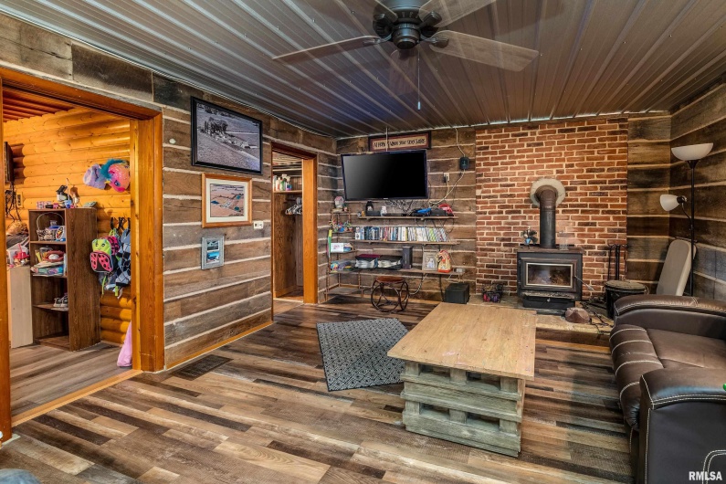 365 BOND Road, Galatia, Illinois 62935, 2 Bedrooms Bedrooms, 0 ,1 BathroomBathrooms,Residential,For Sale,BOND,0,RMAEB460363