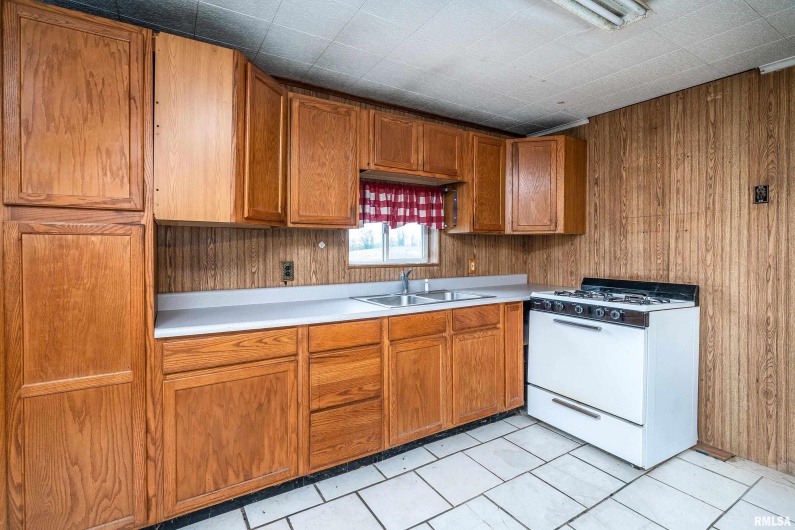 365 BOND Road, Galatia, Illinois 62935, 2 Bedrooms Bedrooms, 0 ,1 BathroomBathrooms,Residential,For Sale,BOND,0,RMAEB460363