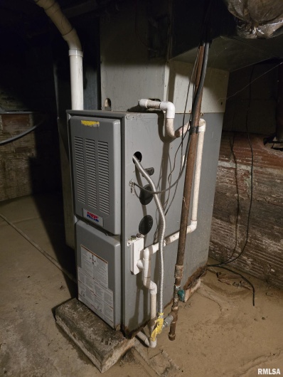 1028 ROOSEVELT Street, Harrisburg, Illinois 62946-2838, 2 Bedrooms Bedrooms, 0 ,1 BathroomBathrooms,Residential,For Sale,ROOSEVELT,0,RMAEB460364