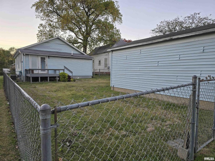 1028 ROOSEVELT Street, Harrisburg, Illinois 62946-2838, 2 Bedrooms Bedrooms, 0 ,1 BathroomBathrooms,Residential,For Sale,ROOSEVELT,0,RMAEB460364