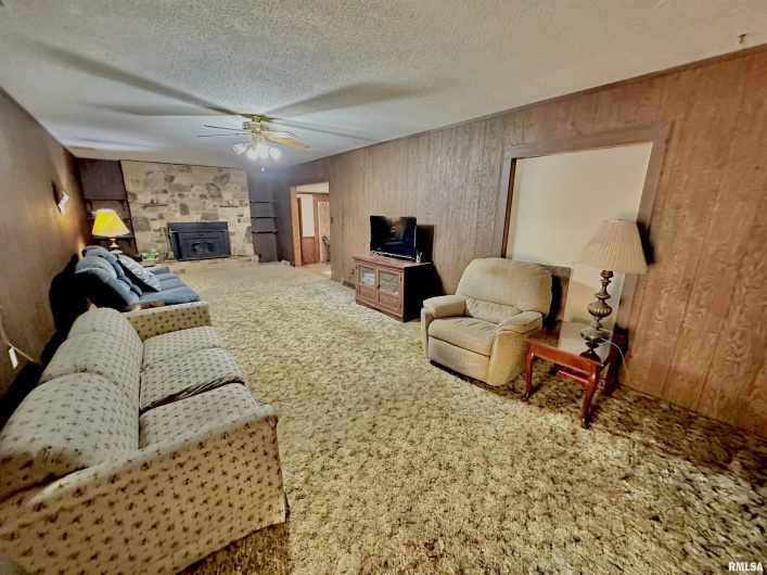 718 Karbers Ridge Road, Elizabethtown, Illinois 62931, 4 Bedrooms Bedrooms, 0 ,2 BathroomsBathrooms,Residential,For Sale,Karbers Ridge,0,RMAEB460367