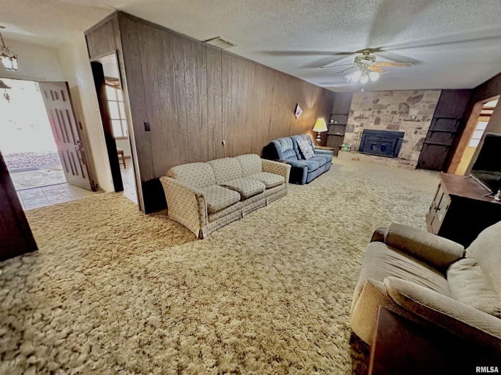 718 Karbers Ridge Road, Elizabethtown, Illinois 62931, 4 Bedrooms Bedrooms, 0 ,2 BathroomsBathrooms,Residential,For Sale,Karbers Ridge,0,RMAEB460367