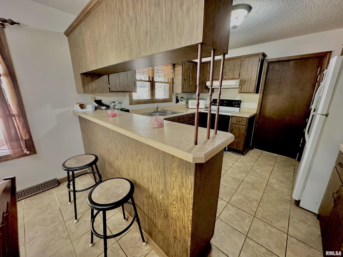 718 Karbers Ridge Road, Elizabethtown, Illinois 62931, 4 Bedrooms Bedrooms, 0 ,2 BathroomsBathrooms,Residential,For Sale,Karbers Ridge,0,RMAEB460367