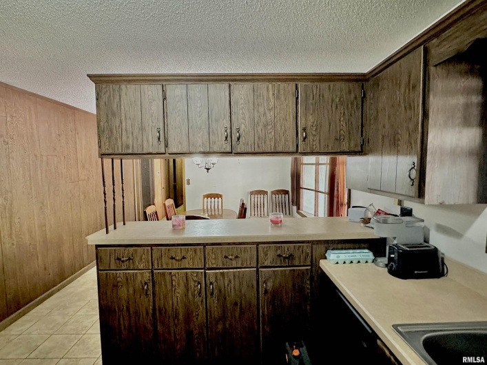 718 Karbers Ridge Road, Elizabethtown, Illinois 62931, 4 Bedrooms Bedrooms, 0 ,2 BathroomsBathrooms,Residential,For Sale,Karbers Ridge,0,RMAEB460367