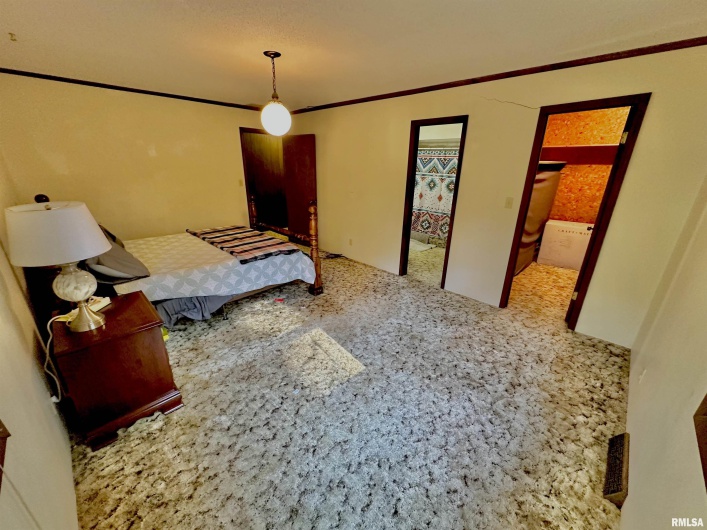 718 Karbers Ridge Road, Elizabethtown, Illinois 62931, 4 Bedrooms Bedrooms, 0 ,2 BathroomsBathrooms,Residential,For Sale,Karbers Ridge,0,RMAEB460367