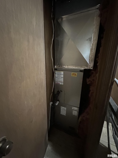 718 Karbers Ridge Road, Elizabethtown, Illinois 62931, 4 Bedrooms Bedrooms, 0 ,2 BathroomsBathrooms,Residential,For Sale,Karbers Ridge,0,RMAEB460367