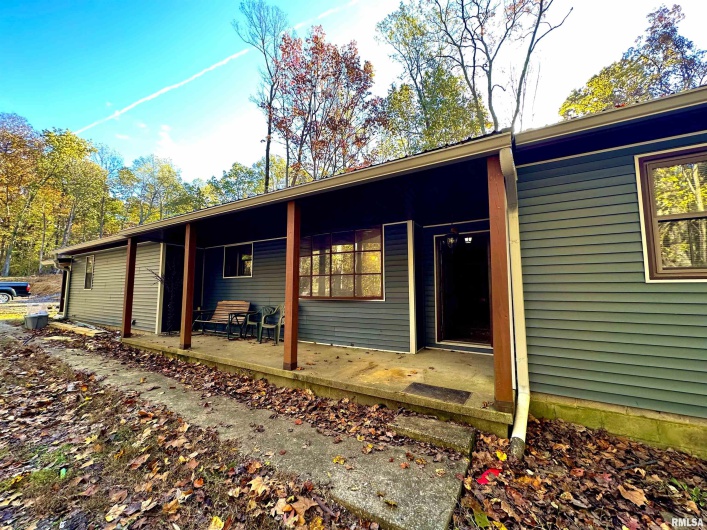 718 Karbers Ridge Road, Elizabethtown, Illinois 62931, 4 Bedrooms Bedrooms, 0 ,2 BathroomsBathrooms,Residential,For Sale,Karbers Ridge,0,RMAEB460367