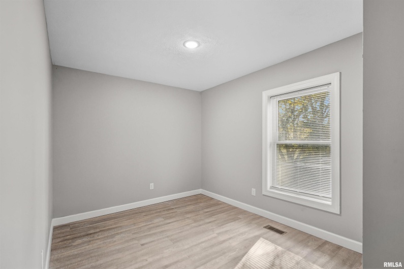 1220 14TH Street, Herrin, Illinois 62959, 3 Bedrooms Bedrooms, 0 ,2 BathroomsBathrooms,Residential,For Sale,14TH,0,RMAEB460370