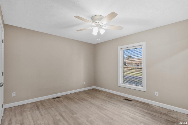 1220 14TH Street, Herrin, Illinois 62959, 3 Bedrooms Bedrooms, 0 ,2 BathroomsBathrooms,Residential,For Sale,14TH,0,RMAEB460370