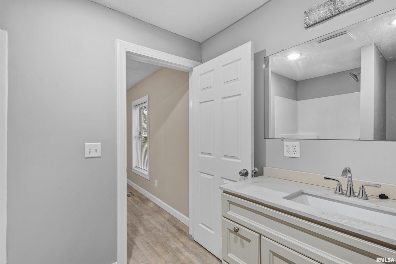 1220 14TH Street, Herrin, Illinois 62959, 3 Bedrooms Bedrooms, 0 ,2 BathroomsBathrooms,Residential,For Sale,14TH,0,RMAEB460370