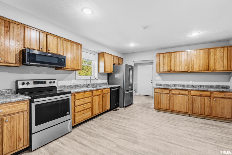 1220 14TH Street, Herrin, Illinois 62959, 3 Bedrooms Bedrooms, 0 ,2 BathroomsBathrooms,Residential,For Sale,14TH,0,RMAEB460370