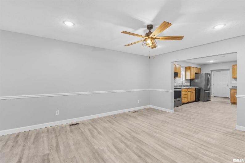 1220 14TH Street, Herrin, Illinois 62959, 3 Bedrooms Bedrooms, 0 ,2 BathroomsBathrooms,Residential,For Sale,14TH,0,RMAEB460370