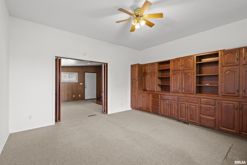 301 LAKESHORE Drive, Carterville, Illinois 62918, 3 Bedrooms Bedrooms, 0 ,2 BathroomsBathrooms,Residential,For Sale,LAKESHORE,0,RMAEB460377