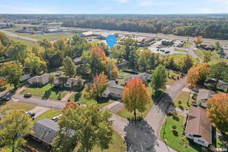 301 LAKESHORE Drive, Carterville, Illinois 62918, 3 Bedrooms Bedrooms, 0 ,2 BathroomsBathrooms,Residential,For Sale,LAKESHORE,0,RMAEB460377