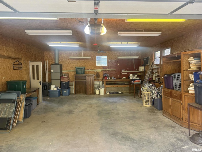 138 Worthen Road, Murphysboro, Illinois 62966, 3 Bedrooms Bedrooms, 0 ,2 BathroomsBathrooms,Residential,For Sale,Worthen,0,RMAEB460379