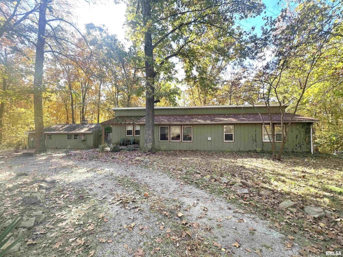 138 Worthen Road, Murphysboro, Illinois 62966, 3 Bedrooms Bedrooms, 0 ,2 BathroomsBathrooms,Residential,For Sale,Worthen,0,RMAEB460379