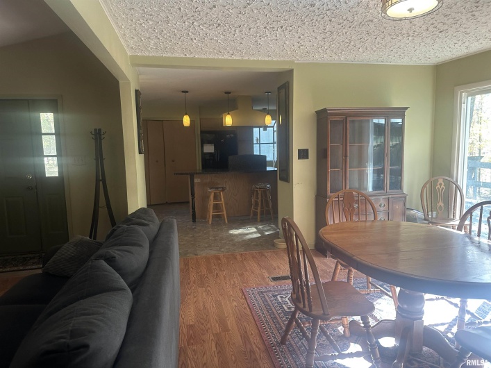 138 Worthen Road, Murphysboro, Illinois 62966, 3 Bedrooms Bedrooms, 0 ,2 BathroomsBathrooms,Residential,For Sale,Worthen,0,RMAEB460379