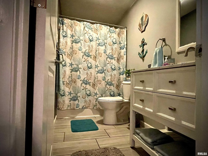 112 HILLCREST Drive, Goreville, Illinois 62939, 4 Bedrooms Bedrooms, 0 ,3 BathroomsBathrooms,Residential,For Sale,HILLCREST,0,RMAQC4269113