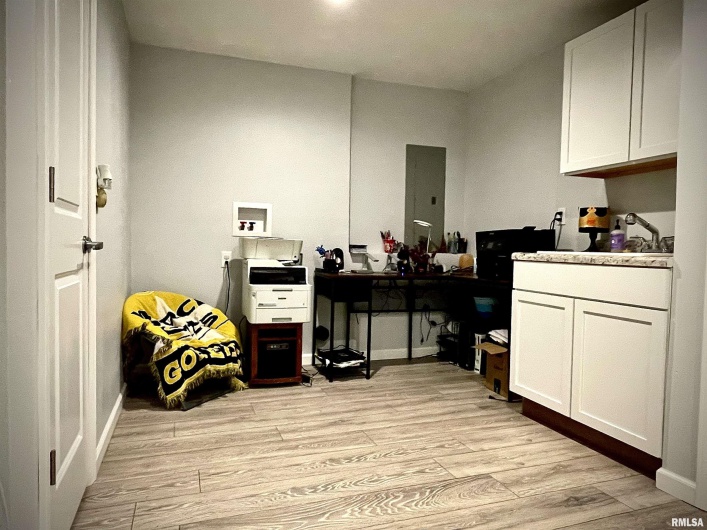 112 HILLCREST Drive, Goreville, Illinois 62939, 4 Bedrooms Bedrooms, 0 ,3 BathroomsBathrooms,Residential,For Sale,HILLCREST,0,RMAQC4269113