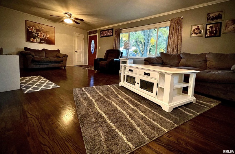 112 HILLCREST Drive, Goreville, Illinois 62939, 4 Bedrooms Bedrooms, 0 ,3 BathroomsBathrooms,Residential,For Sale,HILLCREST,0,RMAQC4269113