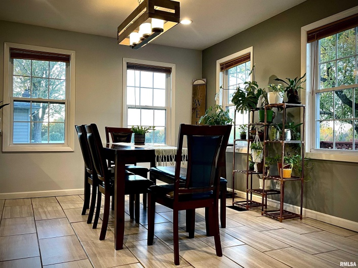 112 HILLCREST Drive, Goreville, Illinois 62939, 4 Bedrooms Bedrooms, 0 ,3 BathroomsBathrooms,Residential,For Sale,HILLCREST,0,RMAQC4269113