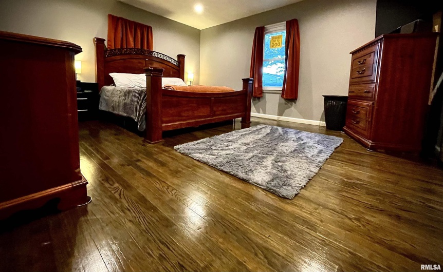 112 HILLCREST Drive, Goreville, Illinois 62939, 4 Bedrooms Bedrooms, 0 ,3 BathroomsBathrooms,Residential,For Sale,HILLCREST,0,RMAQC4269113