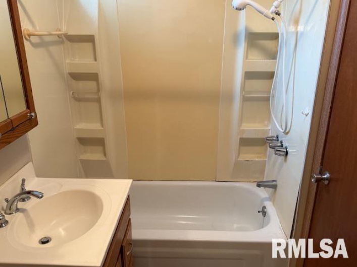 84 New Thompson Lake Road, Carbondale, Illinois 62901, 2 Bedrooms Bedrooms, 0 ,2 BathroomsBathrooms,Residential,For Sale,New Thompson Lake,0,RMAEB460161