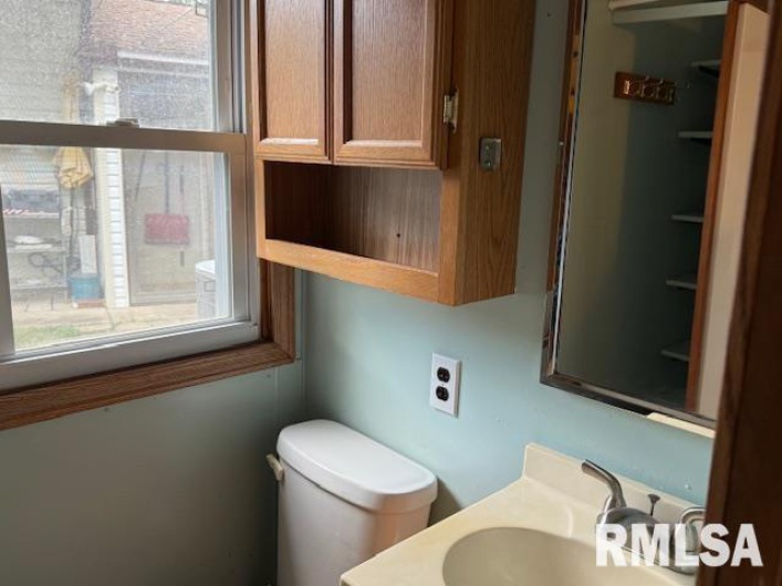 84 New Thompson Lake Road, Carbondale, Illinois 62901, 2 Bedrooms Bedrooms, 0 ,2 BathroomsBathrooms,Residential,For Sale,New Thompson Lake,0,RMAEB460161
