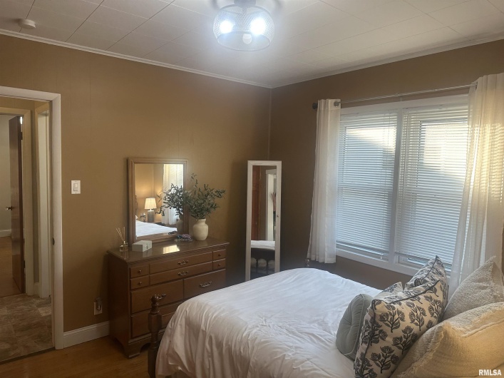 2125 DEWEY Street, Murphysboro, Illinois 62966, 3 Bedrooms Bedrooms, 0 ,1 BathroomBathrooms,Residential,For Sale,DEWEY,0,RMAEB460390