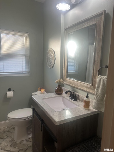 2125 DEWEY Street, Murphysboro, Illinois 62966, 3 Bedrooms Bedrooms, 0 ,1 BathroomBathrooms,Residential,For Sale,DEWEY,0,RMAEB460390