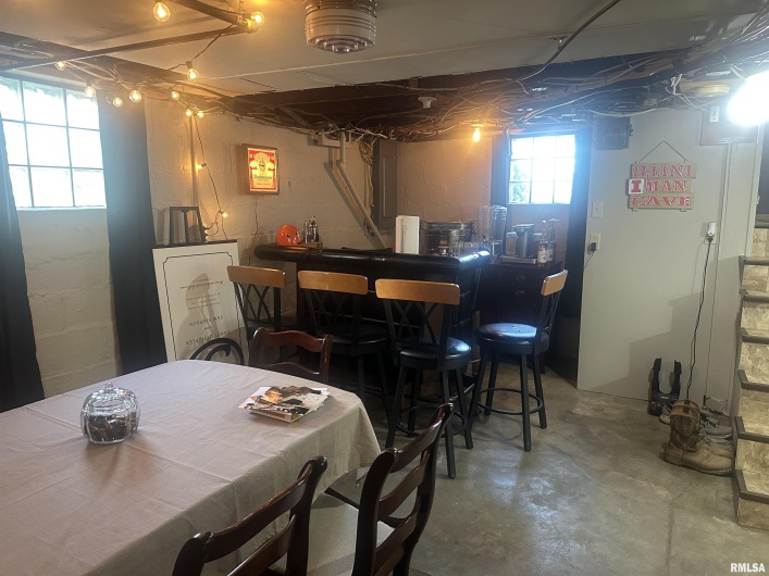 2125 DEWEY Street, Murphysboro, Illinois 62966, 3 Bedrooms Bedrooms, 0 ,1 BathroomBathrooms,Residential,For Sale,DEWEY,0,RMAEB460390