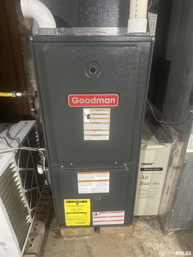 2125 DEWEY Street, Murphysboro, Illinois 62966, 3 Bedrooms Bedrooms, 0 ,1 BathroomBathrooms,Residential,For Sale,DEWEY,0,RMAEB460390